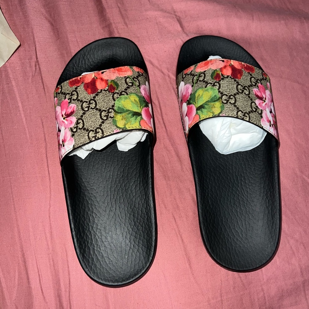 Authentic Gucci Blooms Supreme floral slide sandal